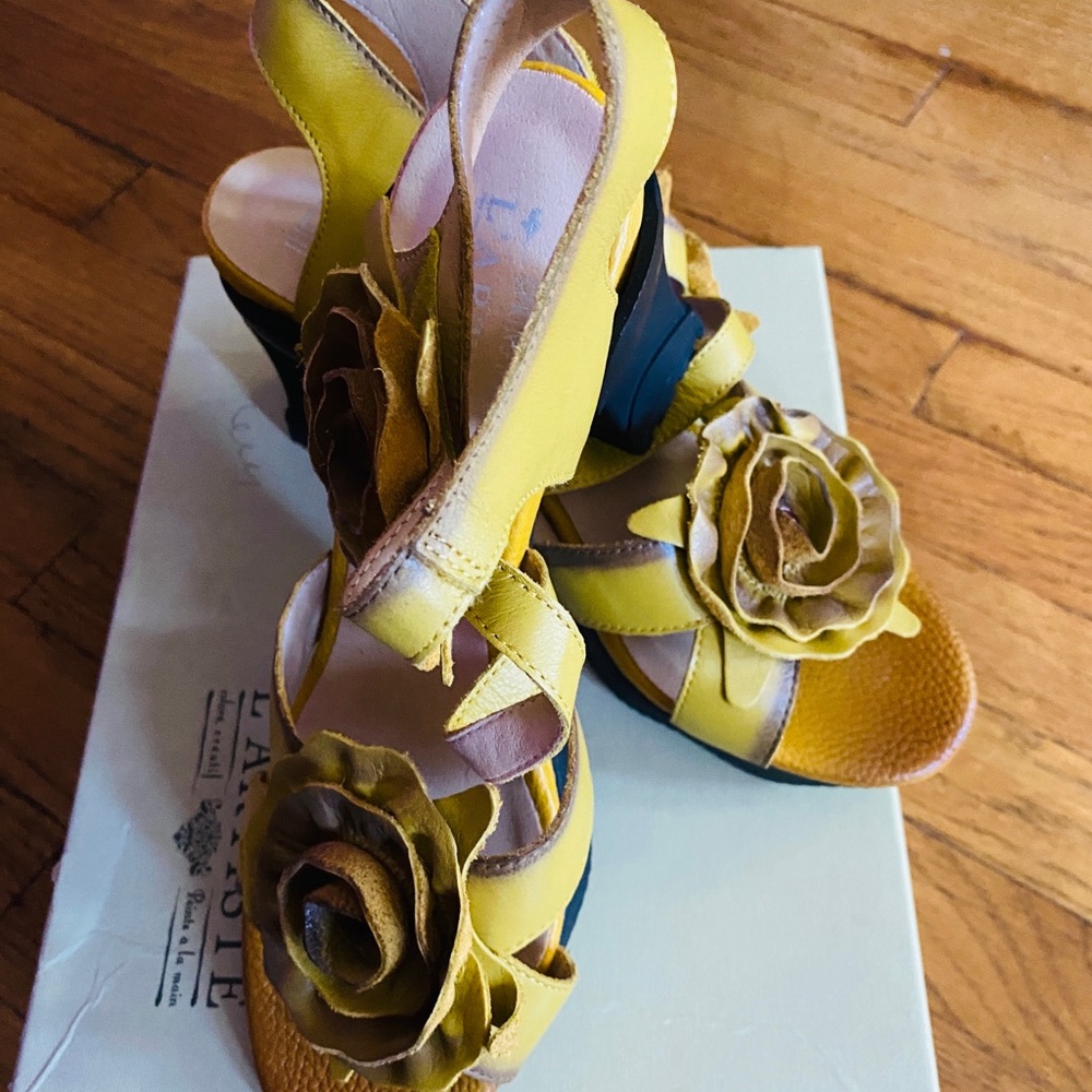 L’Artiste Beautiful Sandals